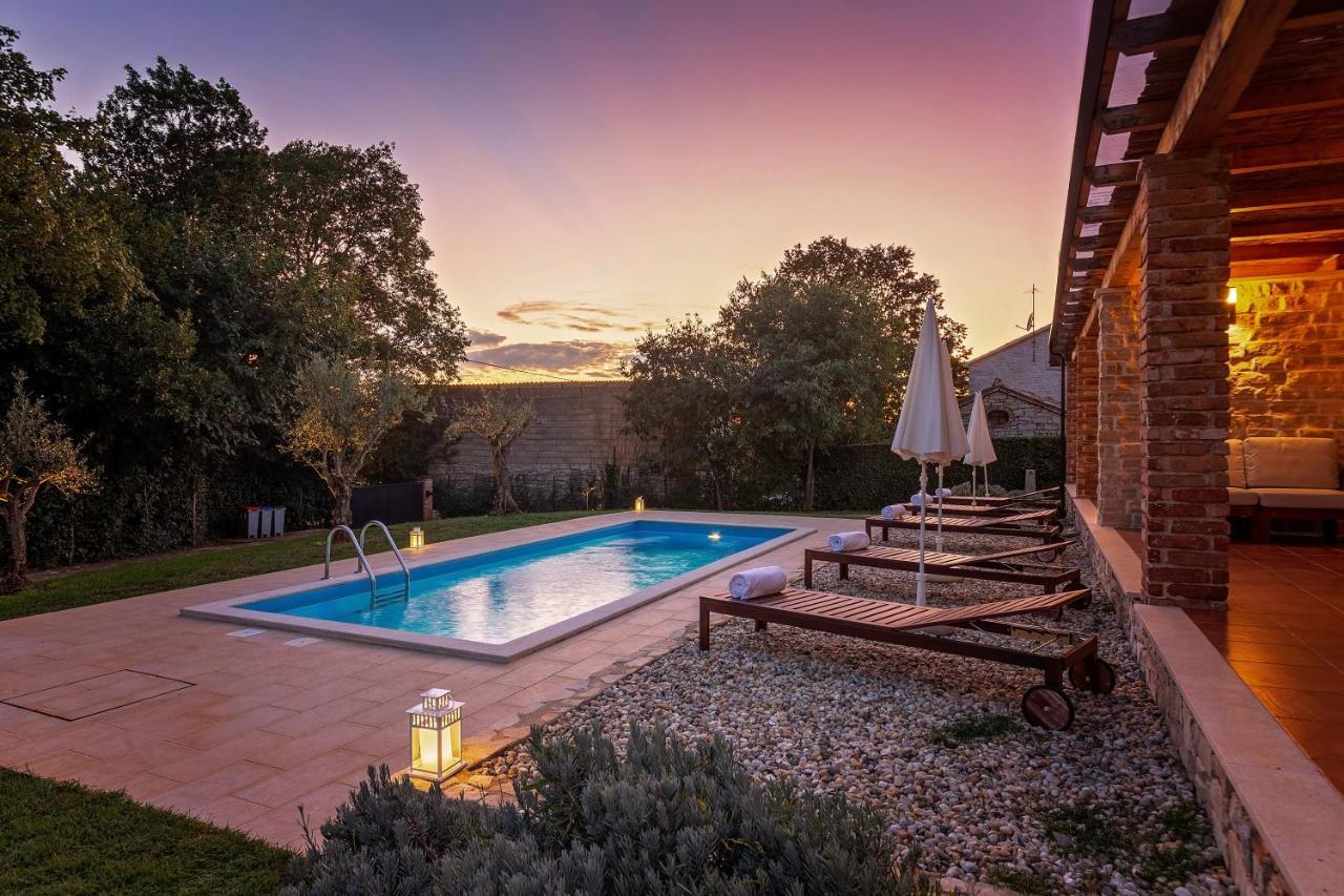 Villa Grebac à Kaštelir Extérieur photo