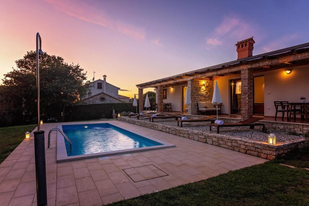 Villa Grebac à Kaštelir Extérieur photo