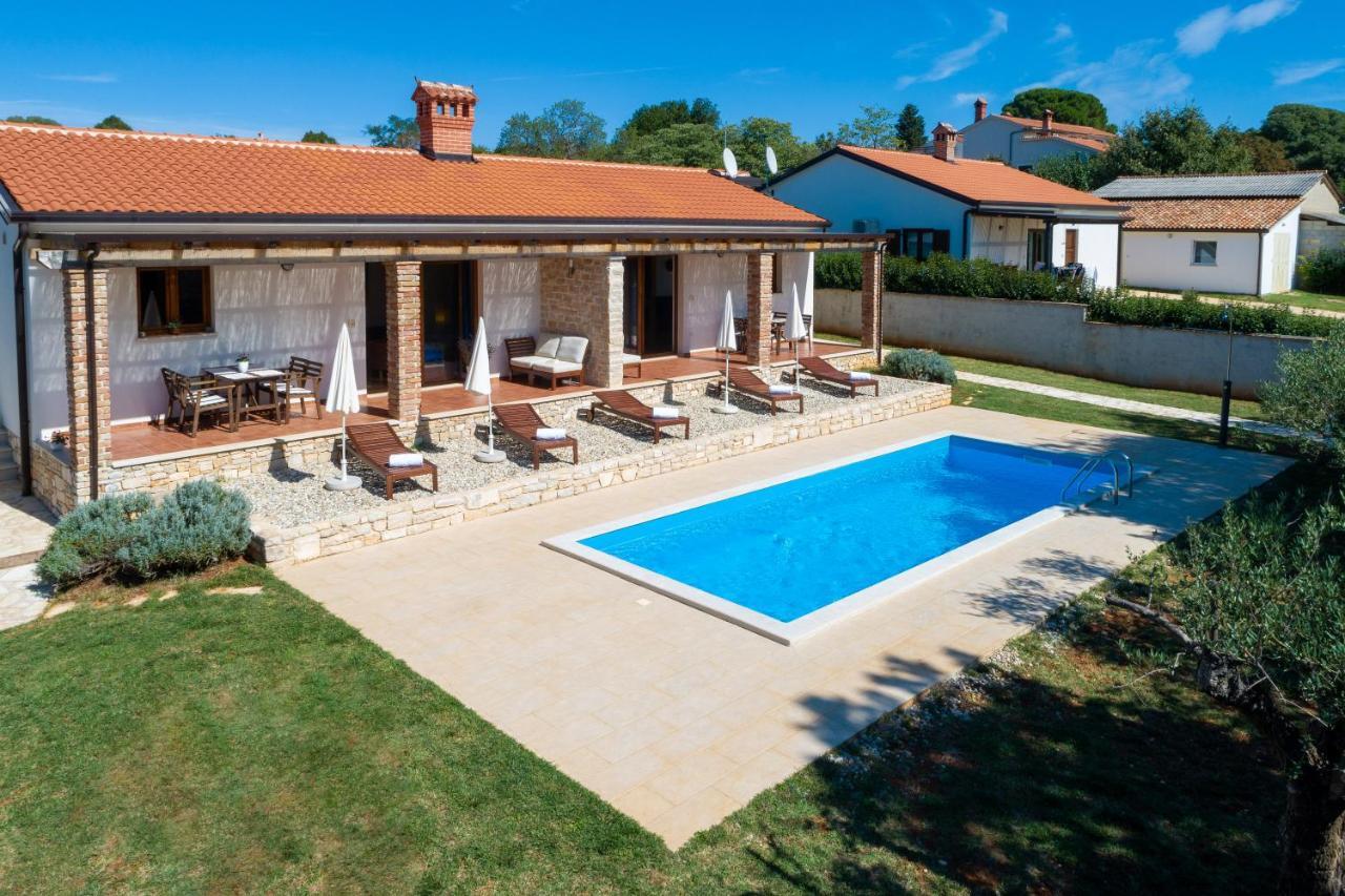 Villa Grebac à Kaštelir Extérieur photo