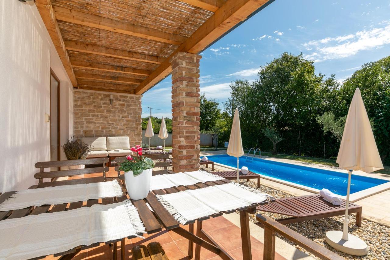 Villa Grebac à Kaštelir Extérieur photo