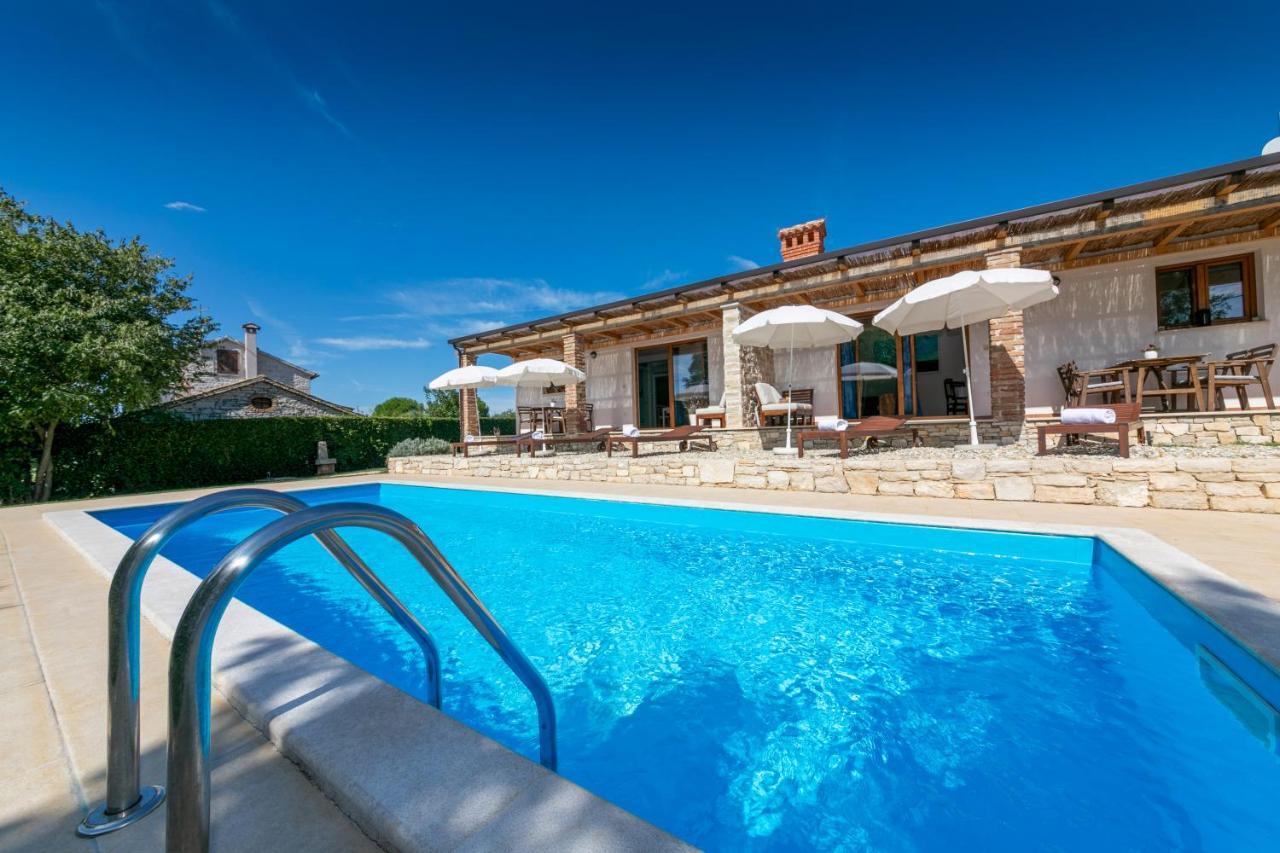Villa Grebac à Kaštelir Extérieur photo